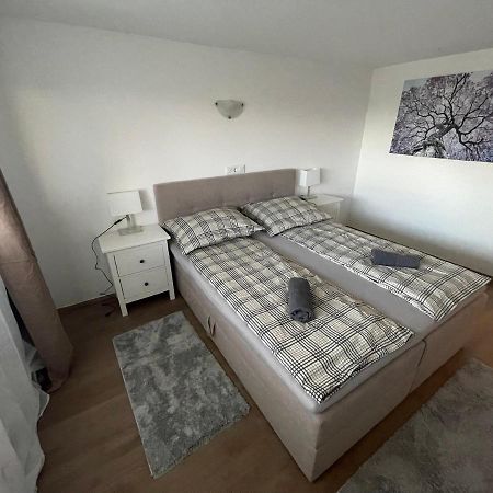 Malibu Apartman Мисколк Екстериор снимка