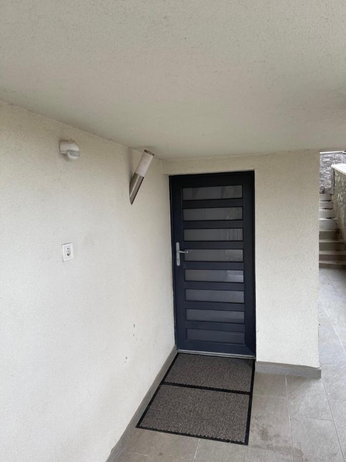 Malibu Apartman Мисколк Екстериор снимка